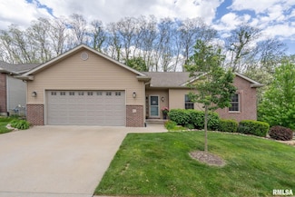 11 Musket Ct, Le Claire, IA 52753