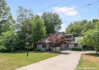 4343 Lakeshore Dr N, Holland, MI 49424
