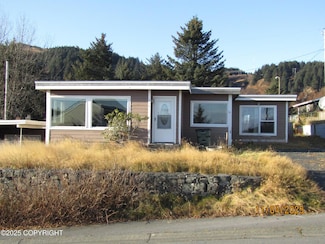 321 Erskine Ave, Kodiak, AK 99615