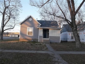 332 W 1st St, Chanute, KS 66720