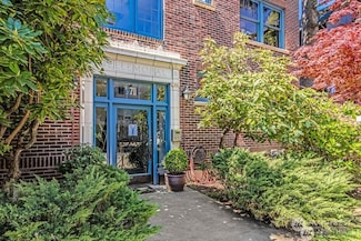 711 Belmont Place E Unit 302, Seattle, WA 98102