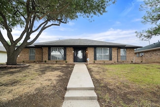 1410 Pine Hill Dr, Garland, TX 75043