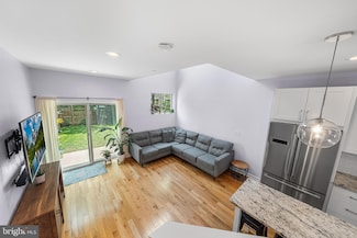 1927 E Cumberland St, Philadelphia, PA 19125