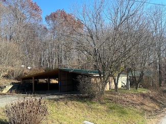 17 Barger Spur Rd, Burkesville, KY 42717