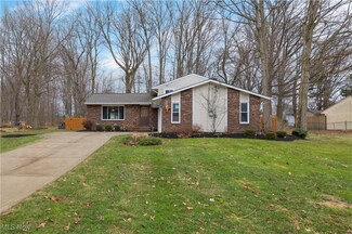 4299 Martin Dr, North Olmsted, OH 44070