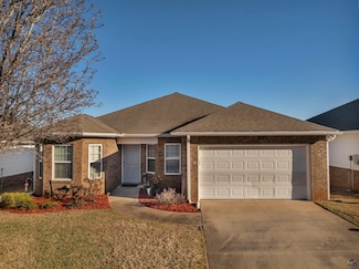 222 Pebble Beach Dr, Perry, GA 31069