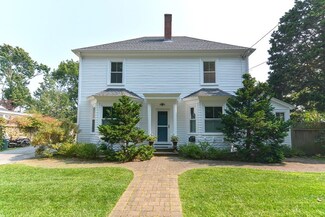 17 Everett St, Beverly, MA 01915
