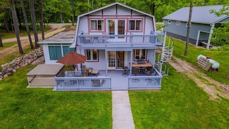 3342 E Pinecrest Dr, Gladwin, MI 48624