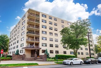 25 Grand Ave, Hackensack, NJ 07601