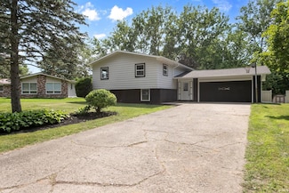 60209 Pembrook Ln, Elkhart, IN 46517