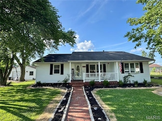 1012 W 4th St, Centralia, IL 62801