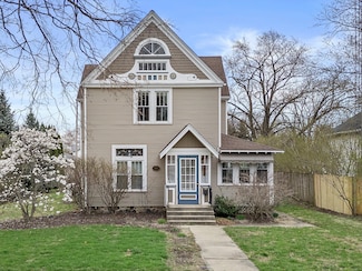 519 Madison St, Lake Geneva, WI 53147