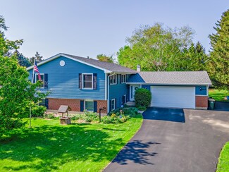 4416 Klasen Rd, Cary, IL 60013