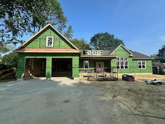 4 Mcdermott Rd, Hampton, NH 03842