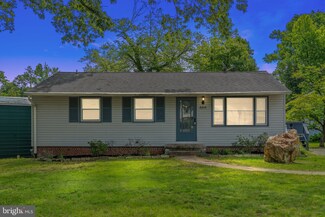 8815 Benham St, Lorton, VA 22079