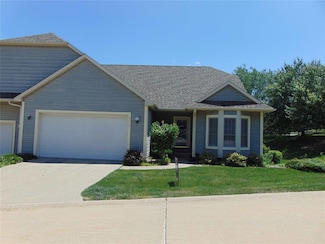 8114 Cobblestone Ct, Urbandale, IA 50322