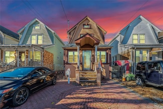 130-10 121st St, South Ozone Park, NY 11420