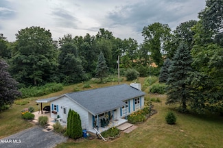 104 Sweet Gum Ln, Williamsburg, PA 16693