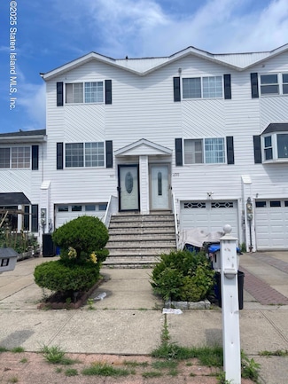 499 Medina St, Staten Island, NY 10306
