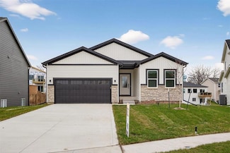 431 Stillwater Ct, West Des Moines, IA 50266