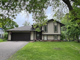 7196 Sunnyslope Dr, Osseo, MN 55311