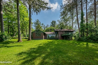 35 Holiday Hill, Lenox, MA 01240