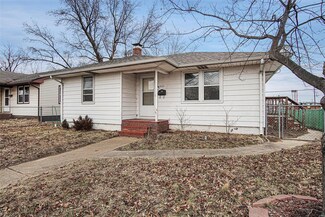 995 E Lorena Ave, Wood River, IL 62095