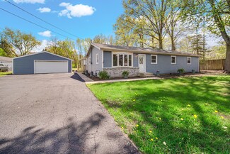 1371 Sunset Ln, Chesterton, IN 46304