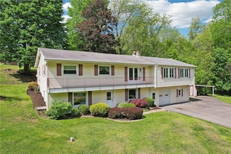 1317 Willowbrook Rd, New Castle, PA 16101