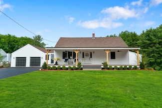 42 College Rd, Stratham, NH 03885