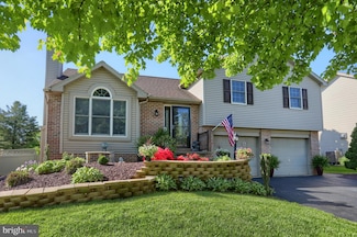 244 Weymouth Dr, Lebanon, PA 17042