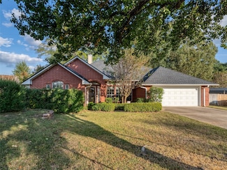 2902 Shenandoah Dr, Tyler, TX 75701