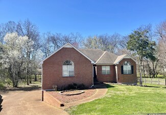 2625 Douglas Ln, Thompsons Station, TN 37179