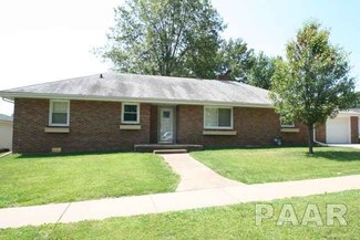 305 E 5th St, MacKinaw, IL 61755