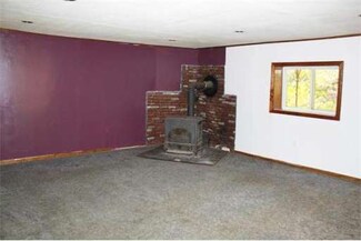 1165 Stafford St, Rochdale, MA 01542