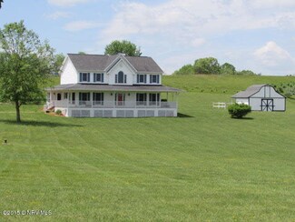 405 River Hills Dr, Max Meadows, VA 24360