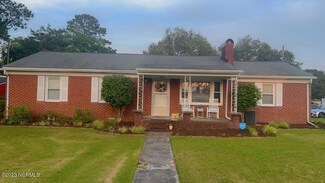 4149 New Circle Dr, Ayden, NC 28513