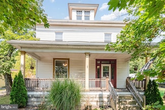 704 Pottsville St, Lykens, PA 17048
