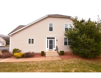 76 Buttercup Ln Unit 233, South Grafton, MA 01560