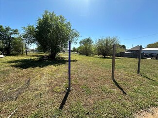 421 E Morgan Ave, Altus, OK 73521