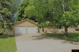 730 Elm Ct, Le Sueur, MN 56058