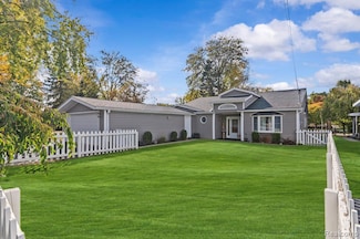 11026 Colony Rd, Pinckney, MI 48169