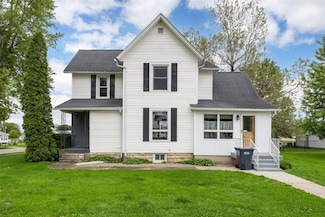 502 5th Ave, Clarence, IA 52216