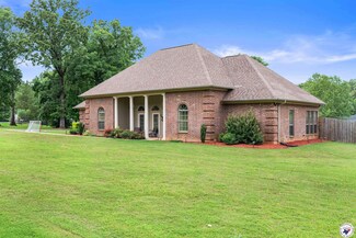 215 Hunters Cove, Texarkana, TX 75501