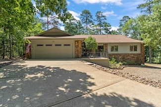 17 Minorca Way, Hot Springs Village, AR 71909