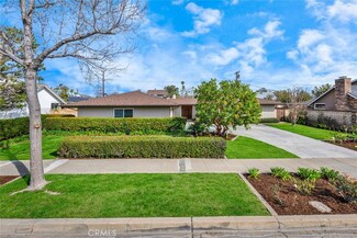 579 S Kensington Rd, Orange, CA 92869