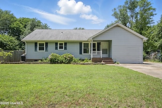 165 Launch Landing Rd, Moyock, NC 27958