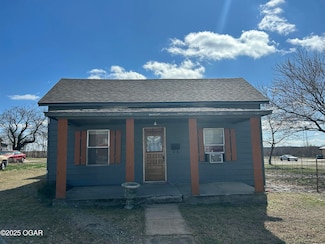 103 E Daugherty St, Carterville, MO 64835