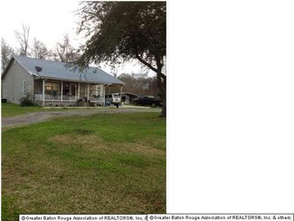 5782 Cut Point Rd, Lottie, LA 70756