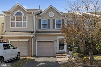 13 Sparrow Walk, Newtown, PA 18940